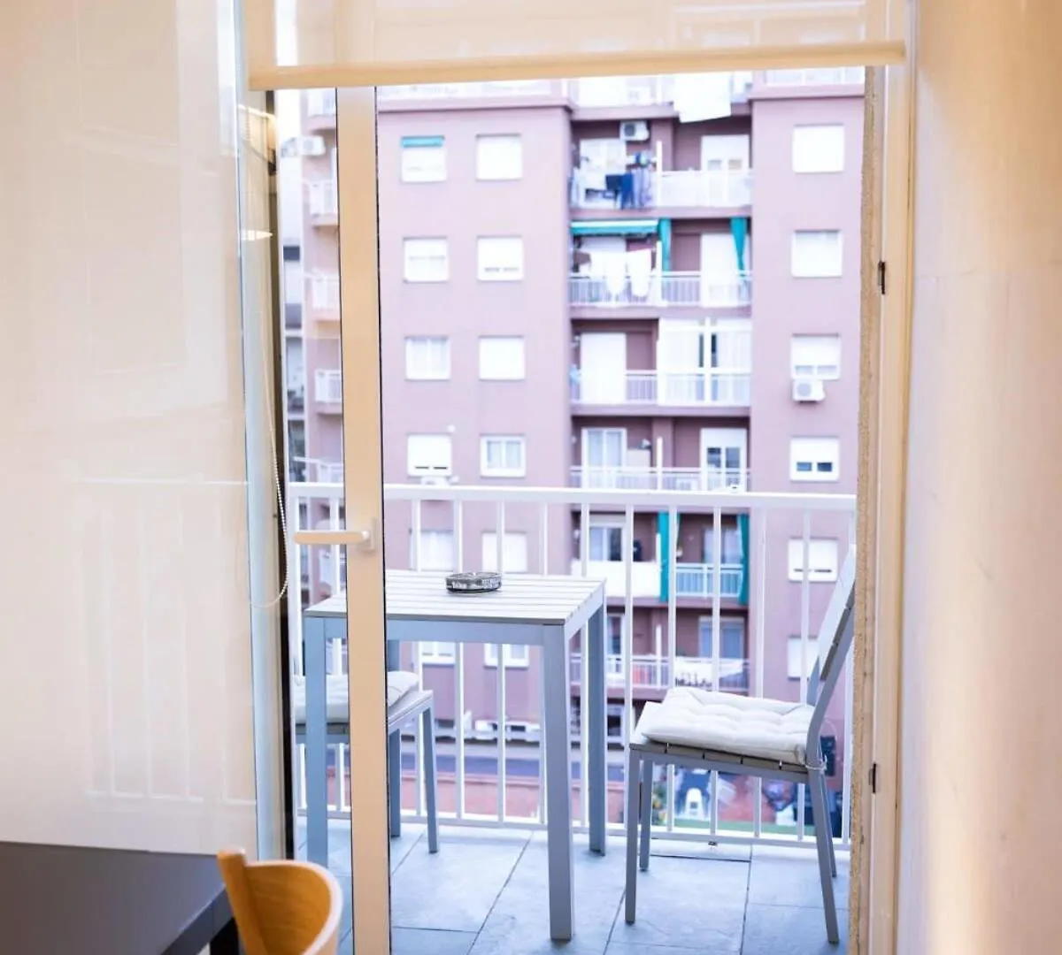 Ampersand - Bright 2-Bedroom Apartment 바르셀로나