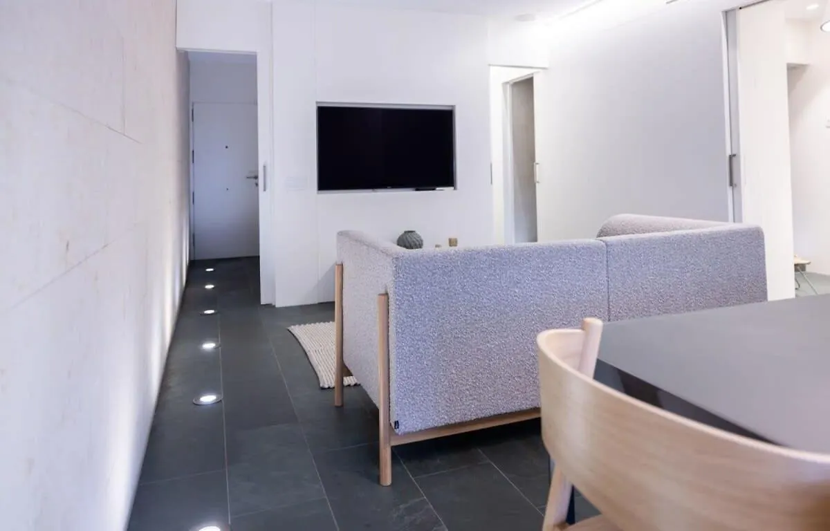 Ampersand - Bright 2-Bedroom Apartment Barcelona